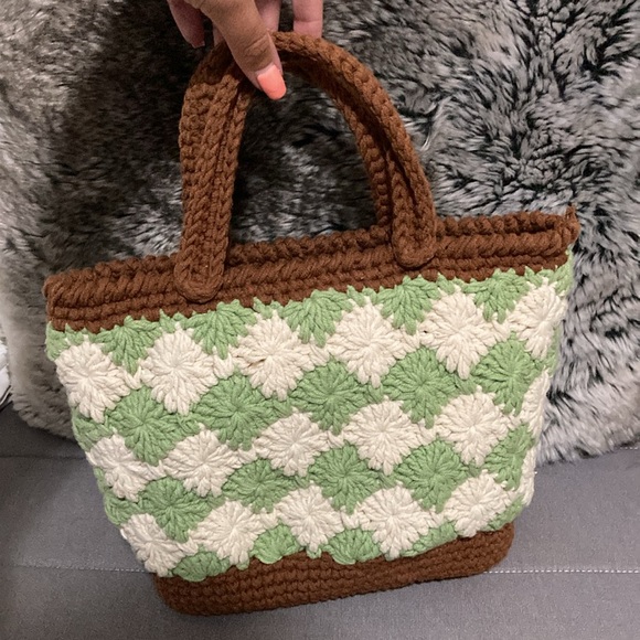 Crochet beach bag with cherries - Picture 2 of 4